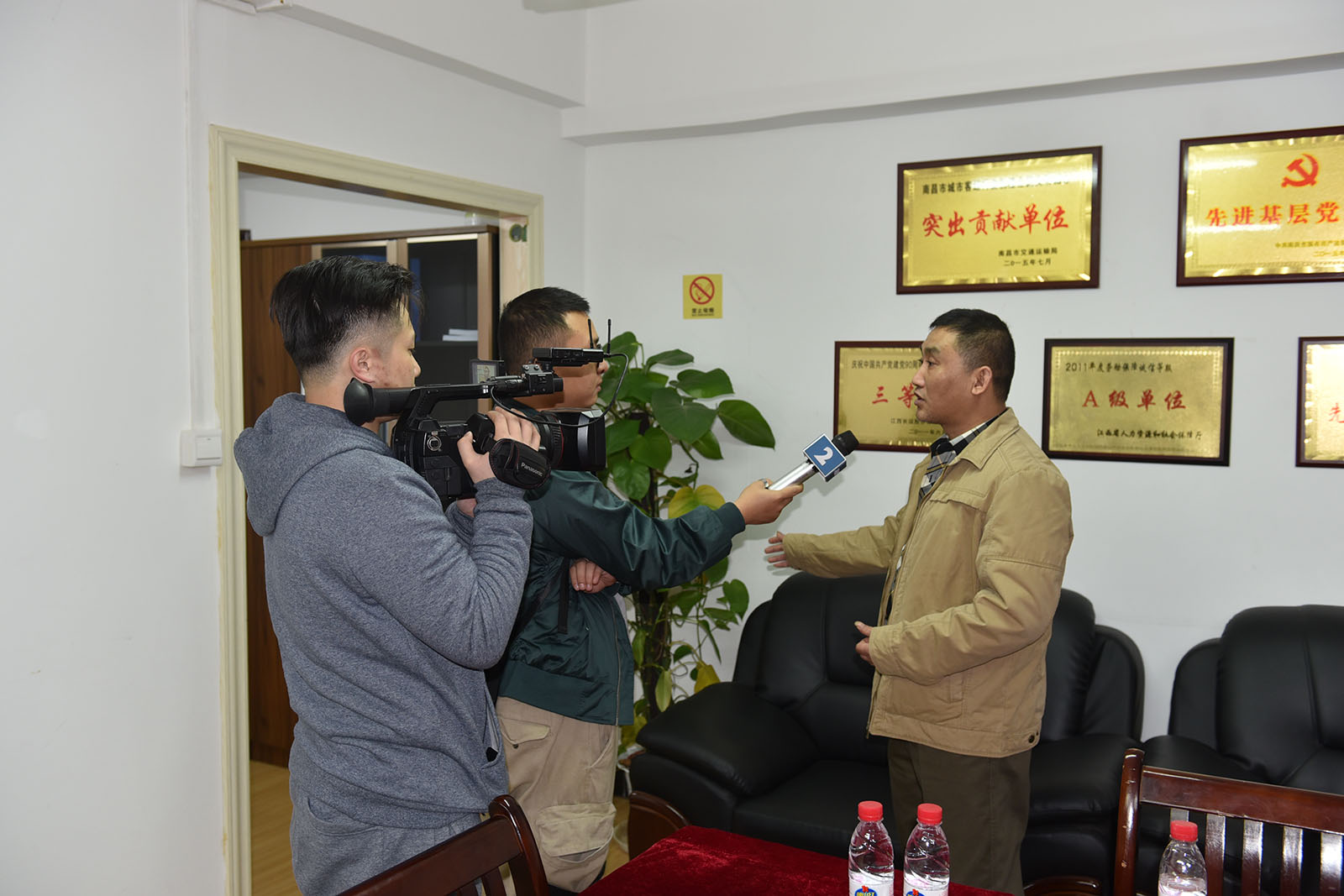 好的(de)哥獲江西長運表彰               多家媒體競相報道(dào)