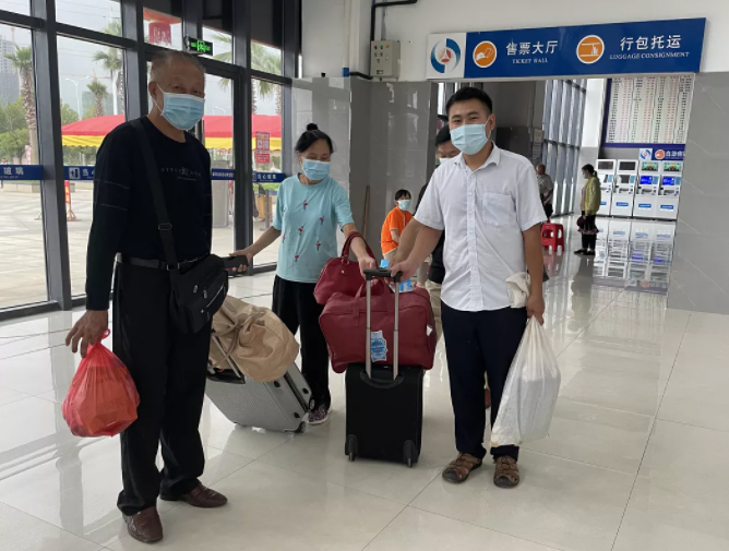 鄱陽長運   服務旅客溫暖出(chū)行