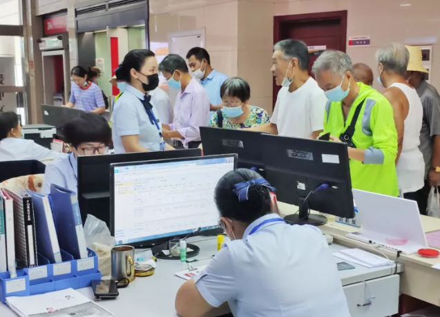 吉安公交:刷“軍優卡”免費乘坐公交車
