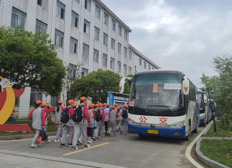 撫州長運:研學旅遊季 我們“守護”你