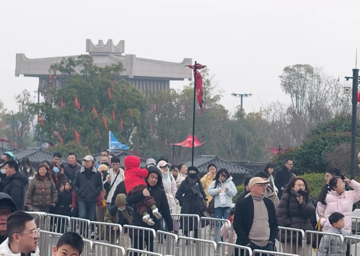 都市城際公交:運遊結合 春節旅遊圓滿收官