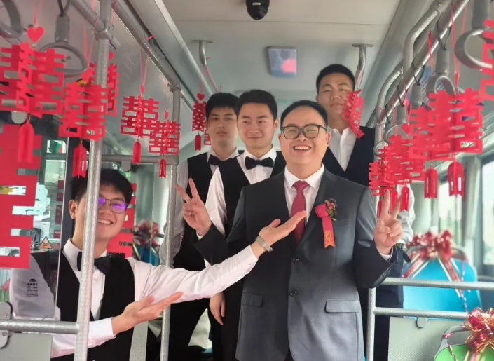 撫州長運:公交車變“婚車” “低碳”環保又時(shí)尚